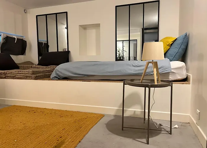 Quarto em Acomodações Particulares Etage Meynadier *